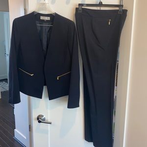 Tahari pantsuit size 10 dark navy
